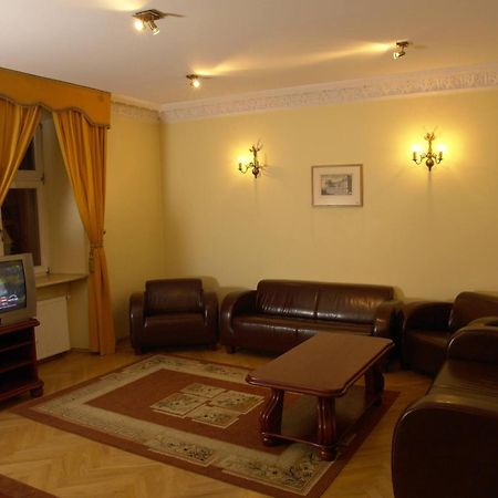 P&J Apartamenty Sw. Krzyza Краков Экстерьер фото