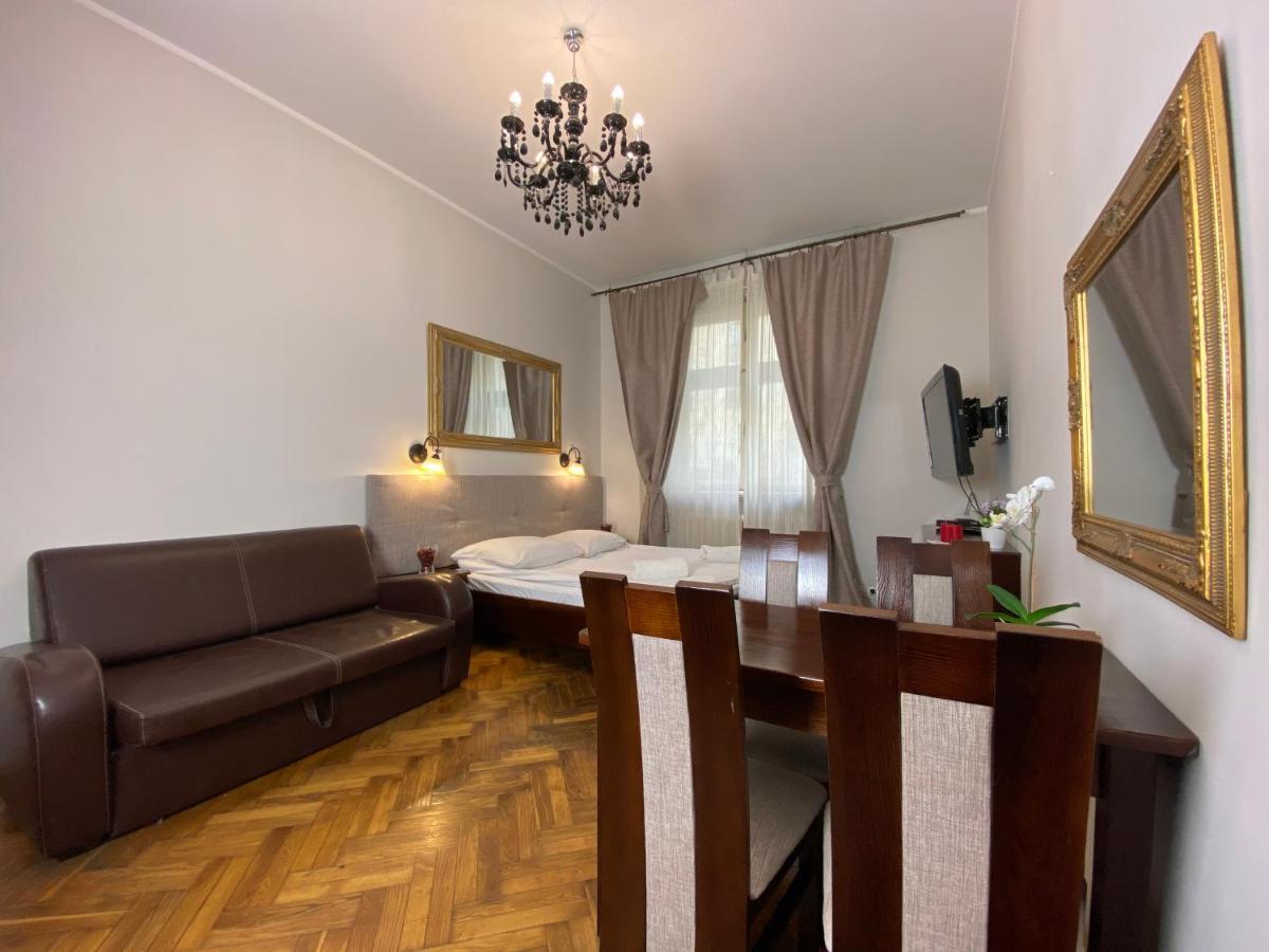 P&J Apartamenty Sw. Krzyza Краков Экстерьер фото