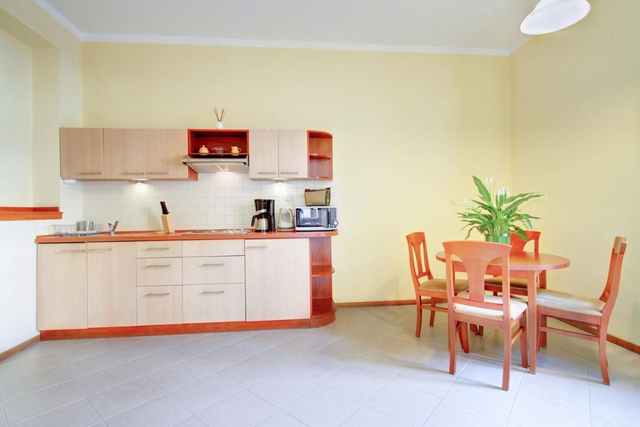 P&J Apartamenty Sw. Krzyza Краков Экстерьер фото