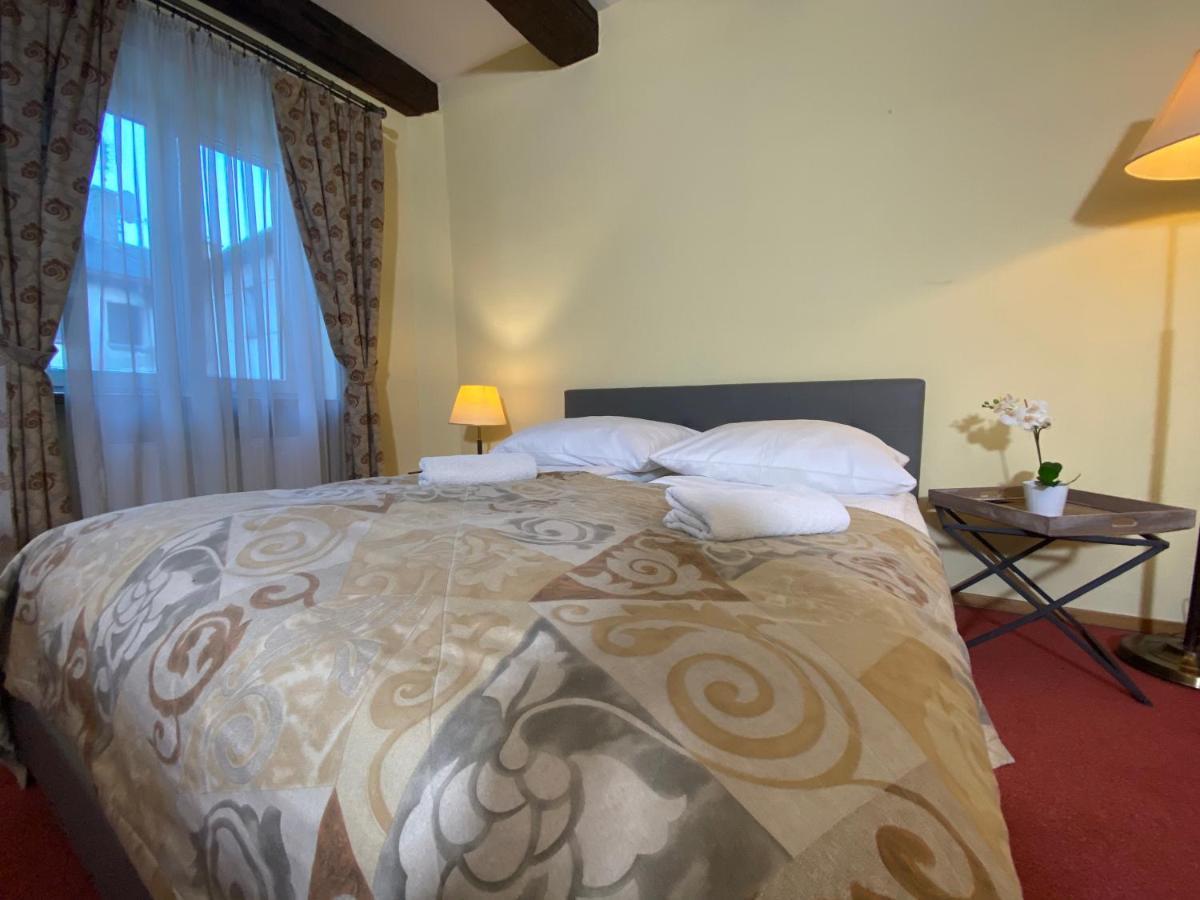 P&J Apartamenty Sw. Krzyza Краков Экстерьер фото