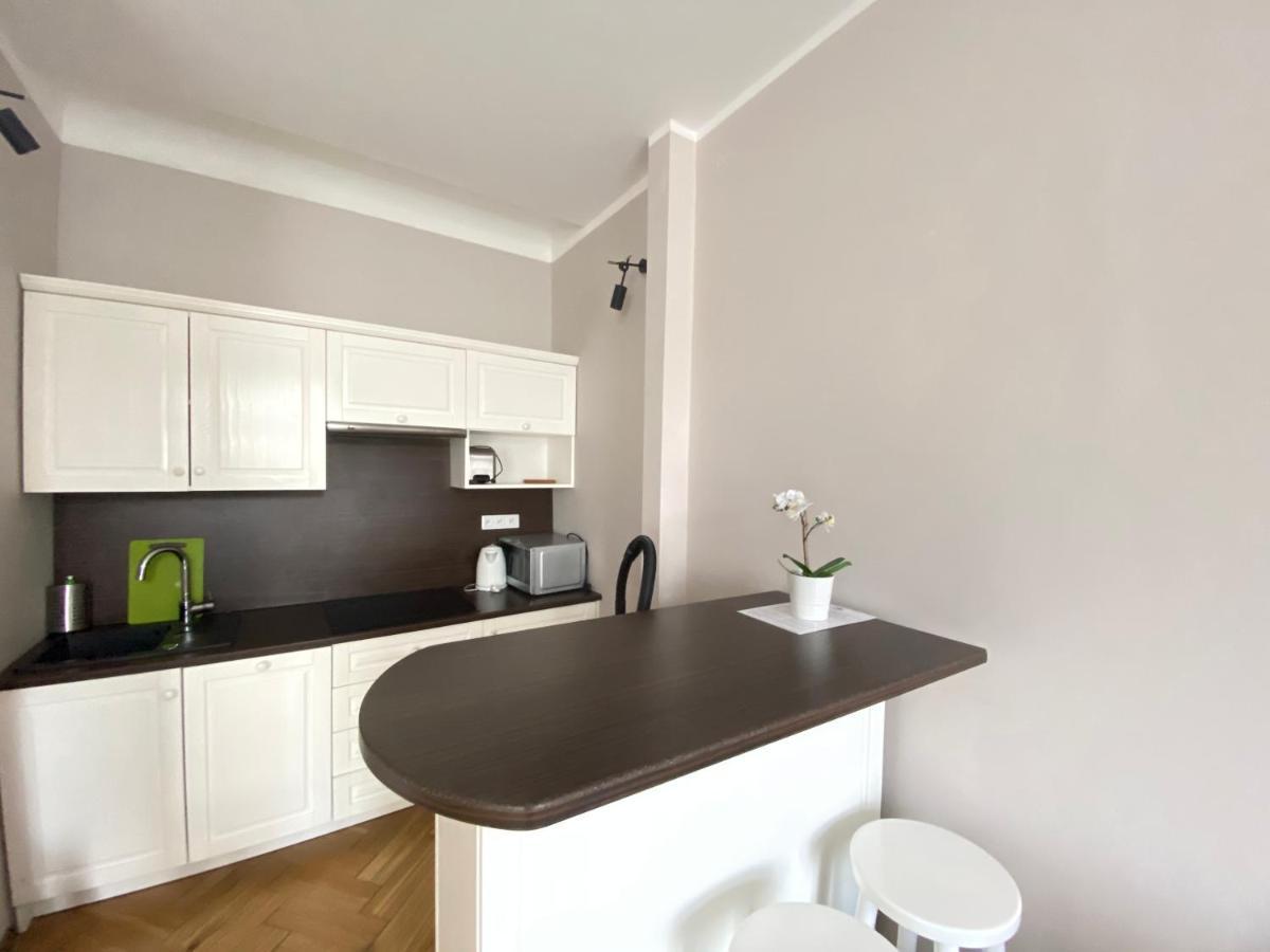 P&J Apartamenty Sw. Krzyza Краков Экстерьер фото