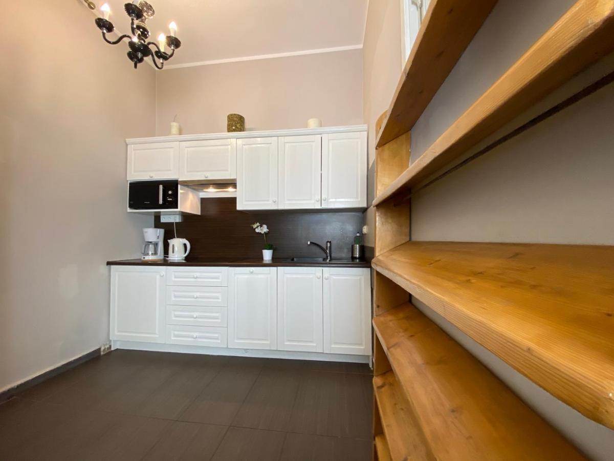 P&J Apartamenty Sw. Krzyza Краков Экстерьер фото