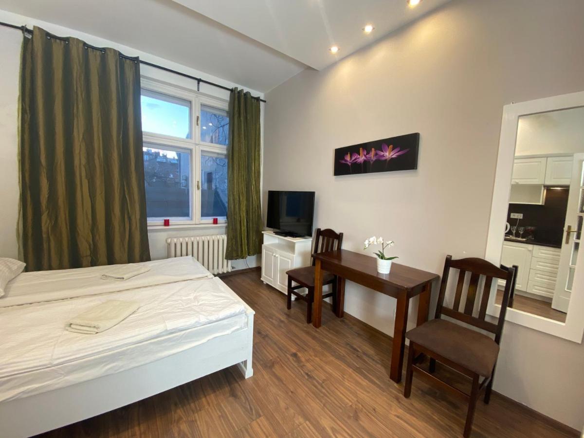 P&J Apartamenty Sw. Krzyza Краков Экстерьер фото